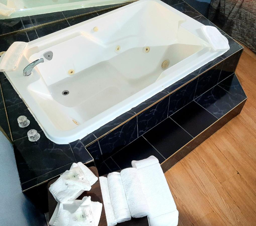 Motel Bonsoir Жольєт Екстер'єр фото