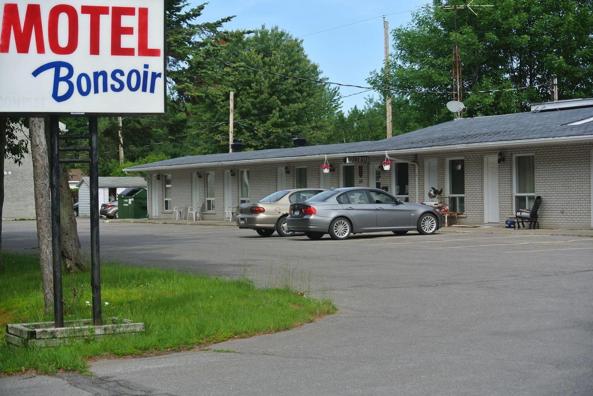 Motel Bonsoir Жольєт Екстер'єр фото